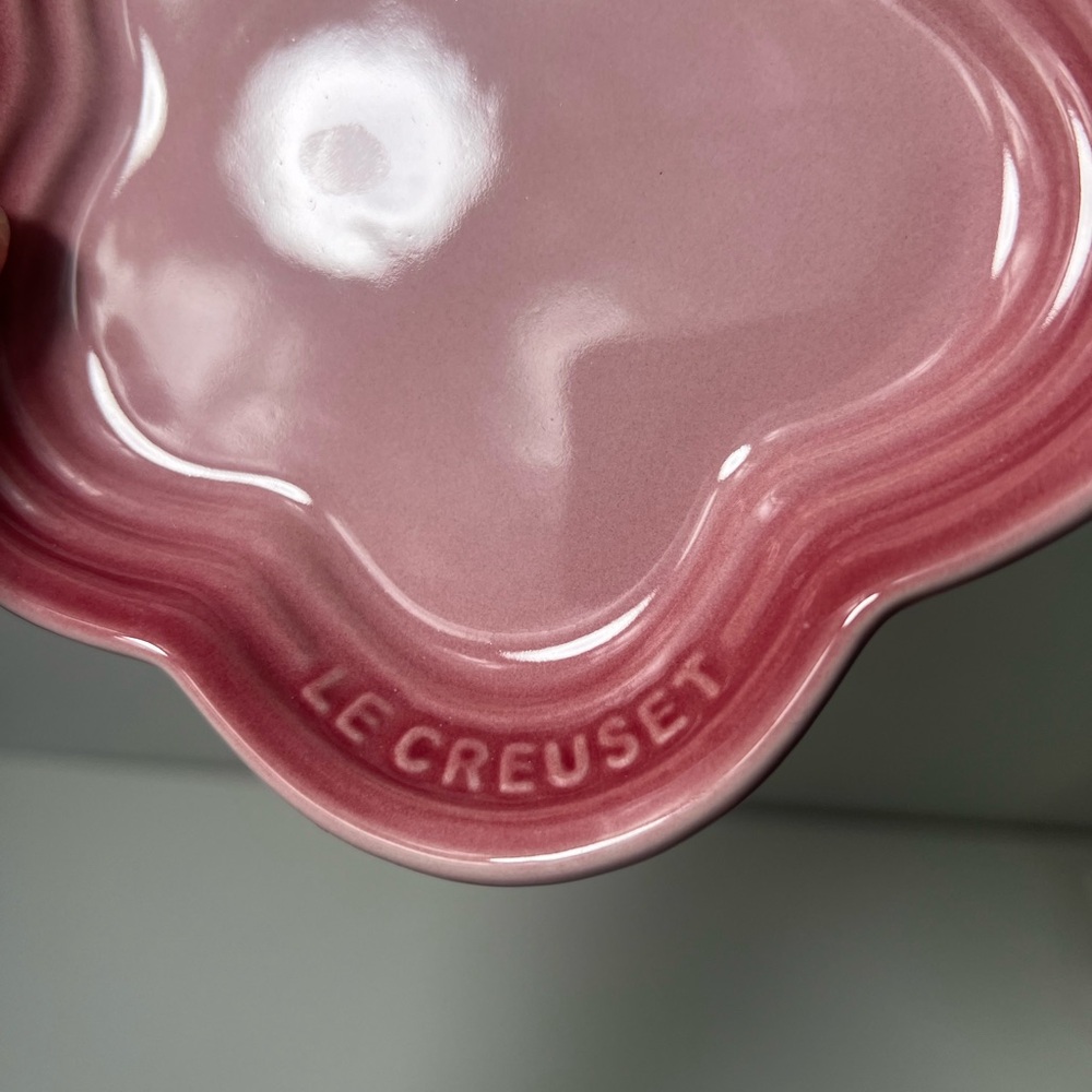 Le Creuset Stoneware Flower Petal Scalloped Trinket Dish Plate Tray - Picture 10 of 12